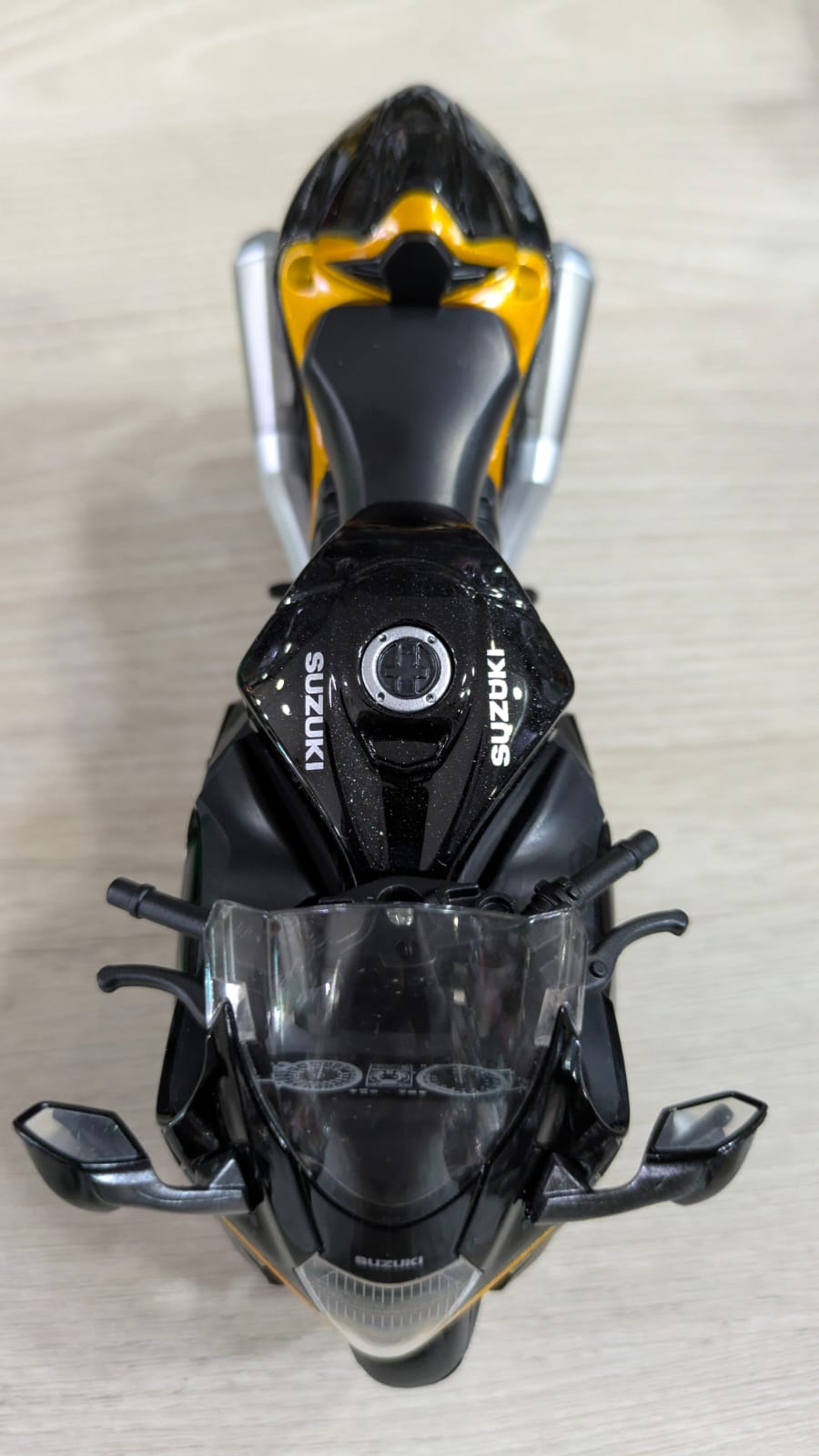 1:12 Suzuki Hayabusa 2022 Licensed Maisto Diecast bike