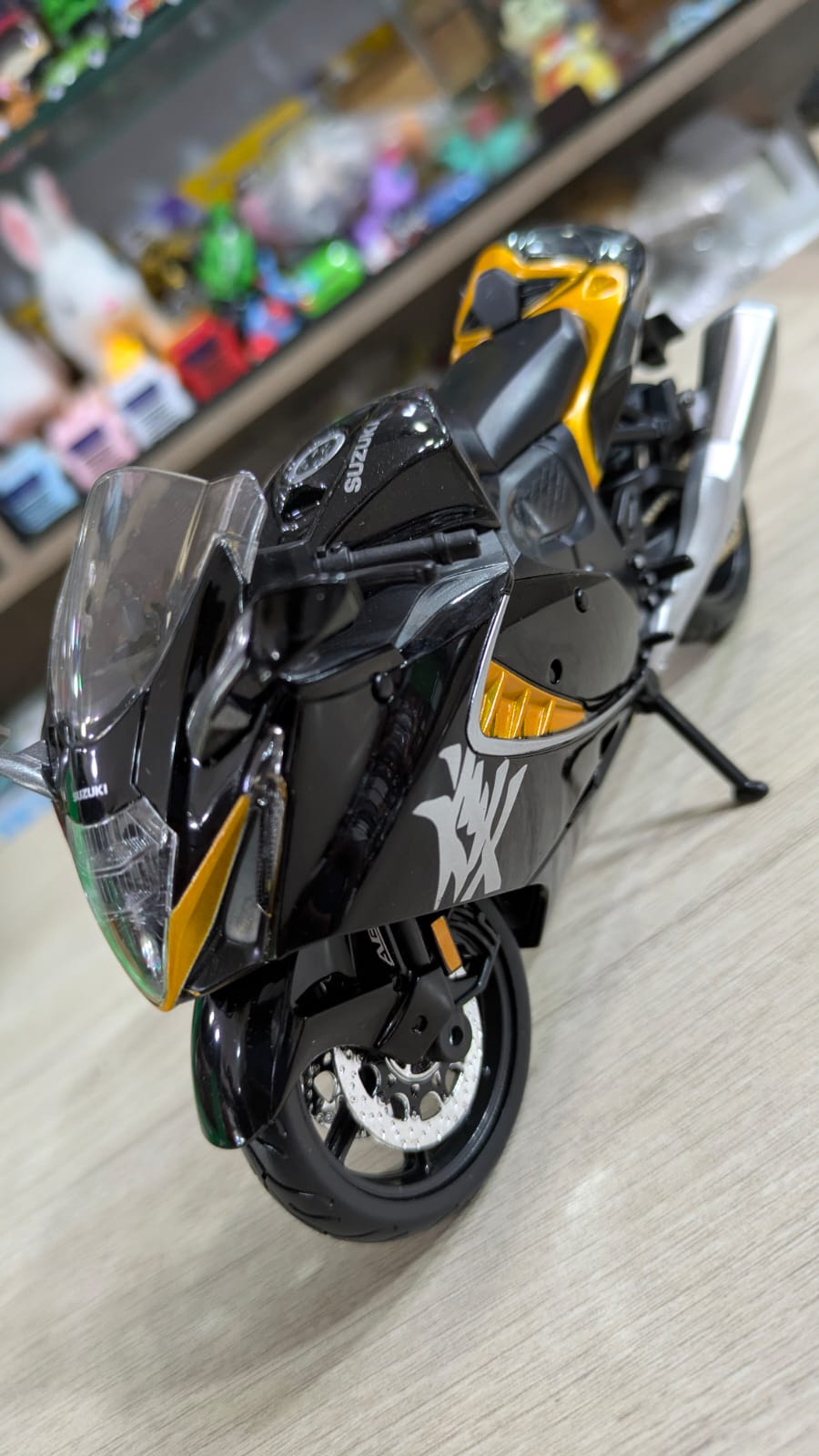 1:12 Suzuki Hayabusa 2022 Licensed Maisto Diecast bike