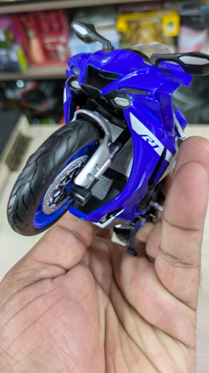 1:12 YAMAHA YZF R1 licensed Maisto Diecast bike