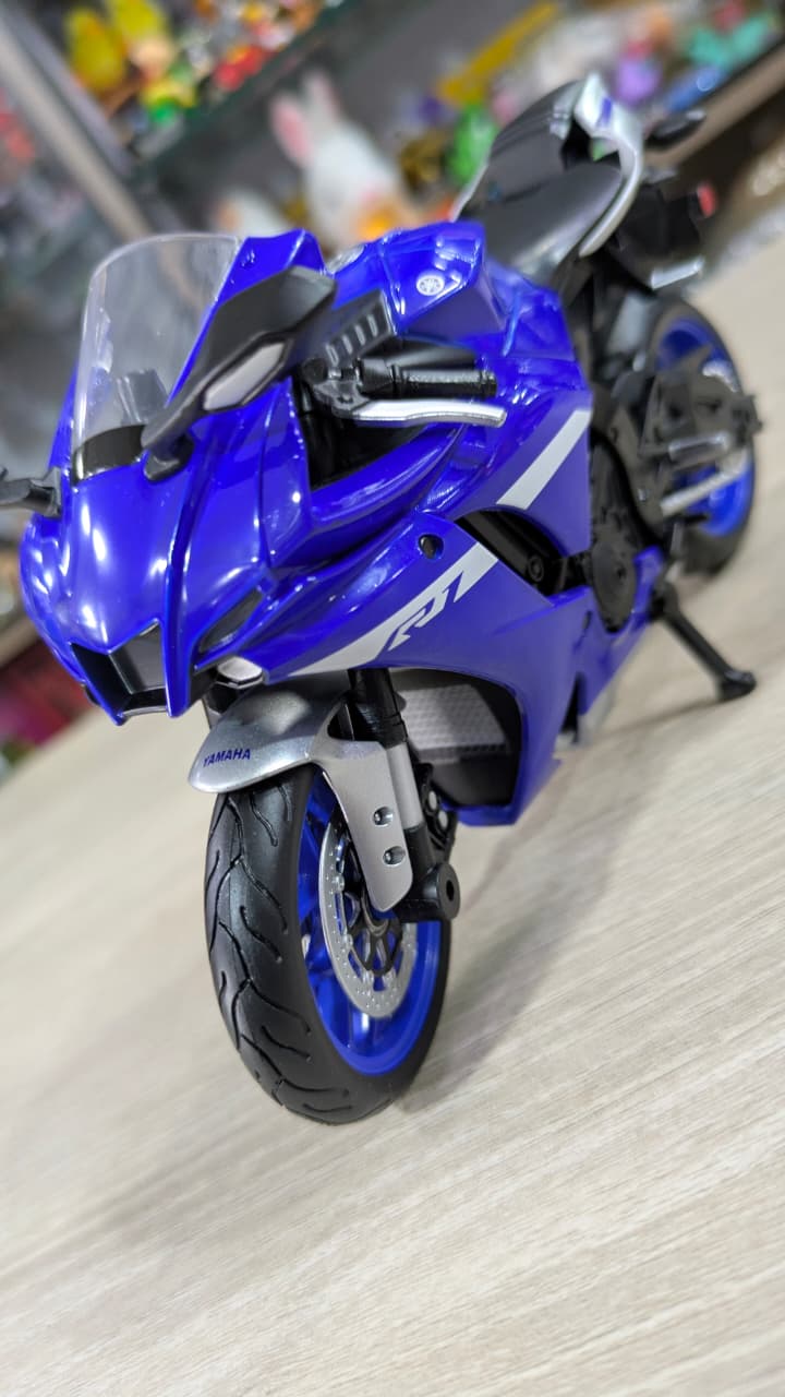 1:12 YAMAHA YZF R1 licensed Maisto Diecast bike
