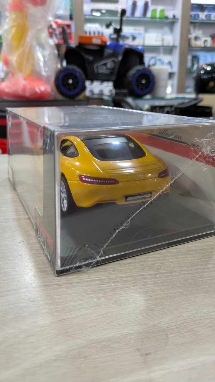 1:24 scale Mercedes AMG GT official licensed Maisto Diecast model (with acrylic Box )