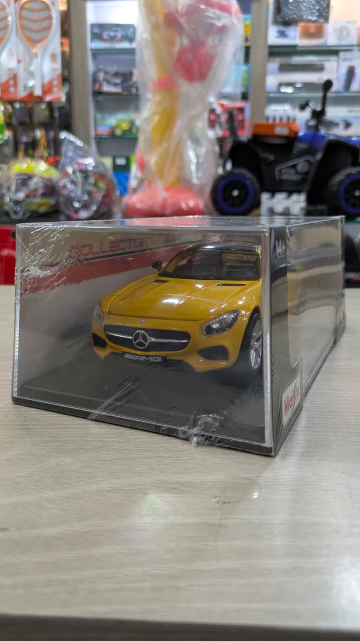 1:24 scale Mercedes AMG GT official licensed Maisto Diecast model (with acrylic Box )