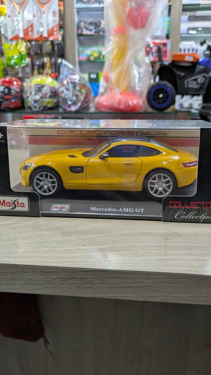 1:24 scale Mercedes AMG GT official licensed Maisto Diecast model (with acrylic Box )