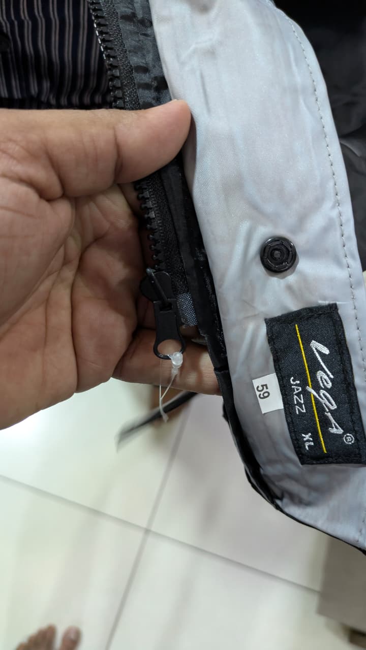 Vega jazz rain wear Black Color (with free size pant )