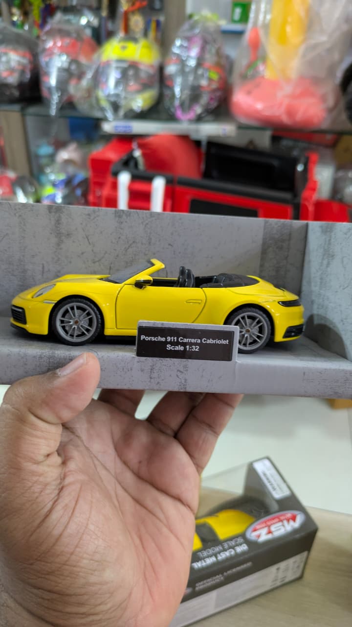 1:32 scale Porsche 911 carerra yellow cabriolet 992 msz