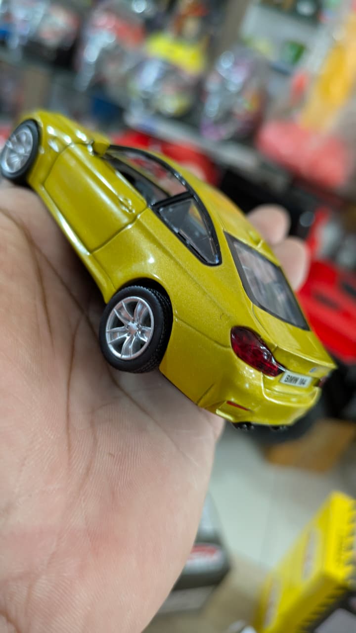 1:32 scale BMW M4  RMZ Diecast collections