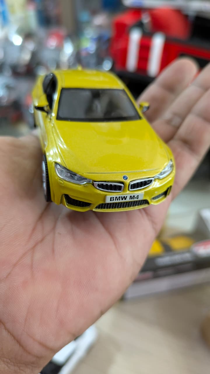 1:32 scale BMW M4  RMZ Diecast collections