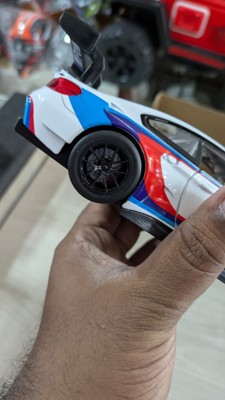 1:24 SCALE BMW M6 GT3 white MSZ  Diecast cars