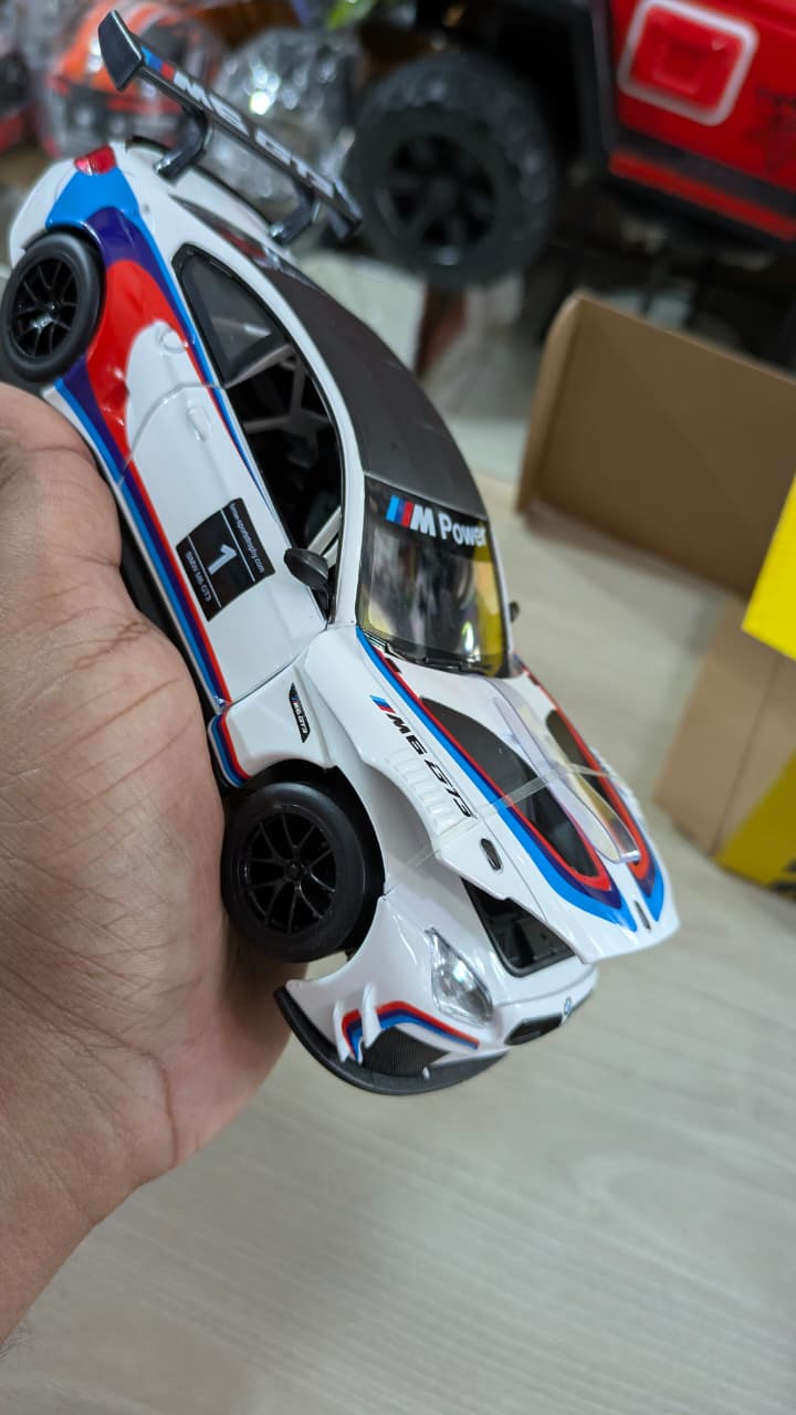 1:24 SCALE BMW M6 GT3 white MSZ  Diecast cars