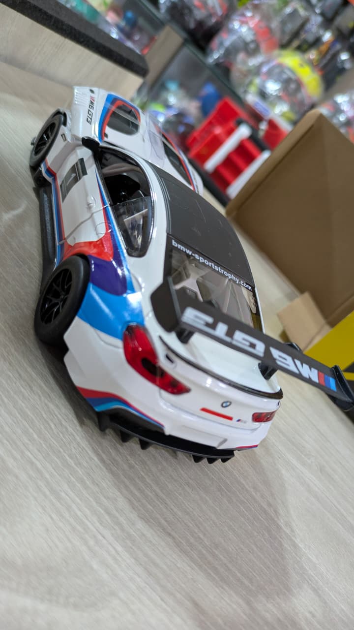 1:24 SCALE BMW M6 GT3 white MSZ  Diecast cars