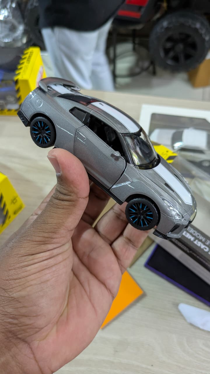 1:32 Nissan GTR R35 Grey MSZ cars