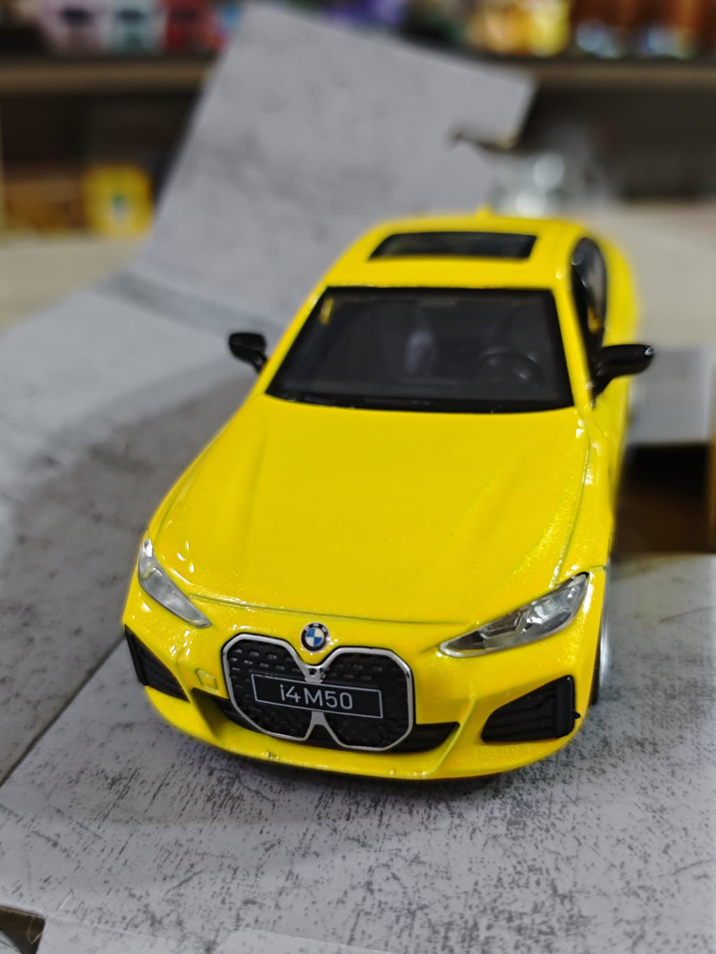 1:32 scale BMW i4 M50 MSZ brand car