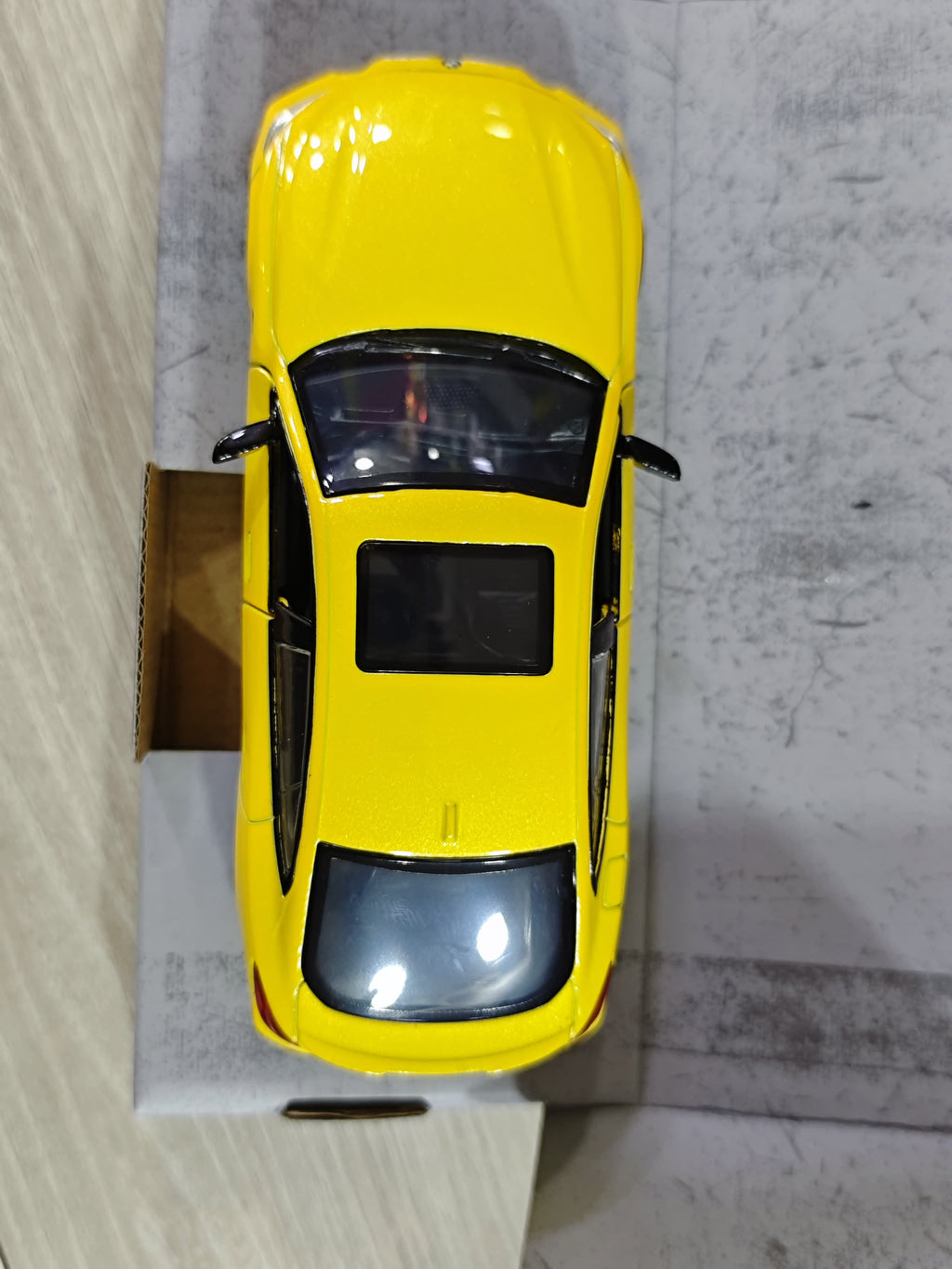 1:32 scale BMW i4 M50 MSZ brand car