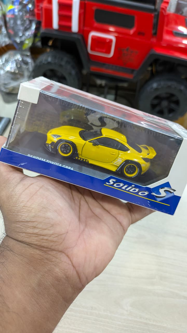 1:43 PANDEM TOYOTA GR86 2022 YELLOW SOLIDO