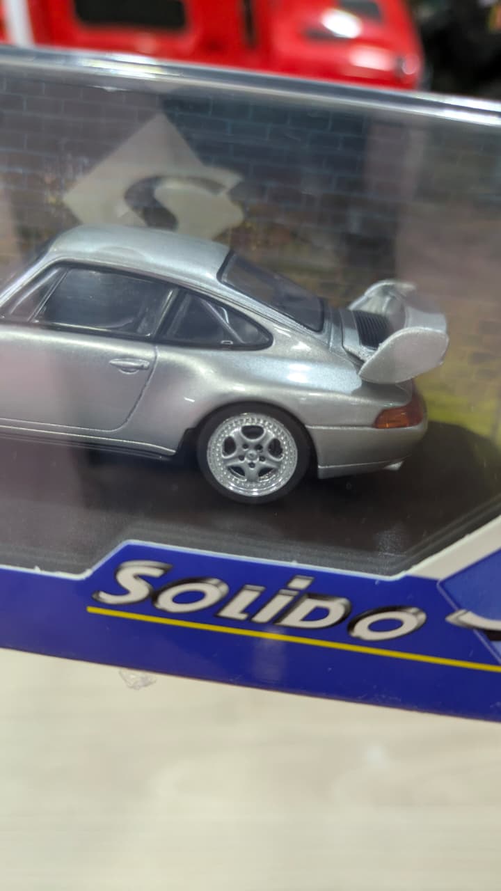 1:43 PORSCHE 993 CARRERA RS CLUBSPORT POLAR SILVER SOLIDO