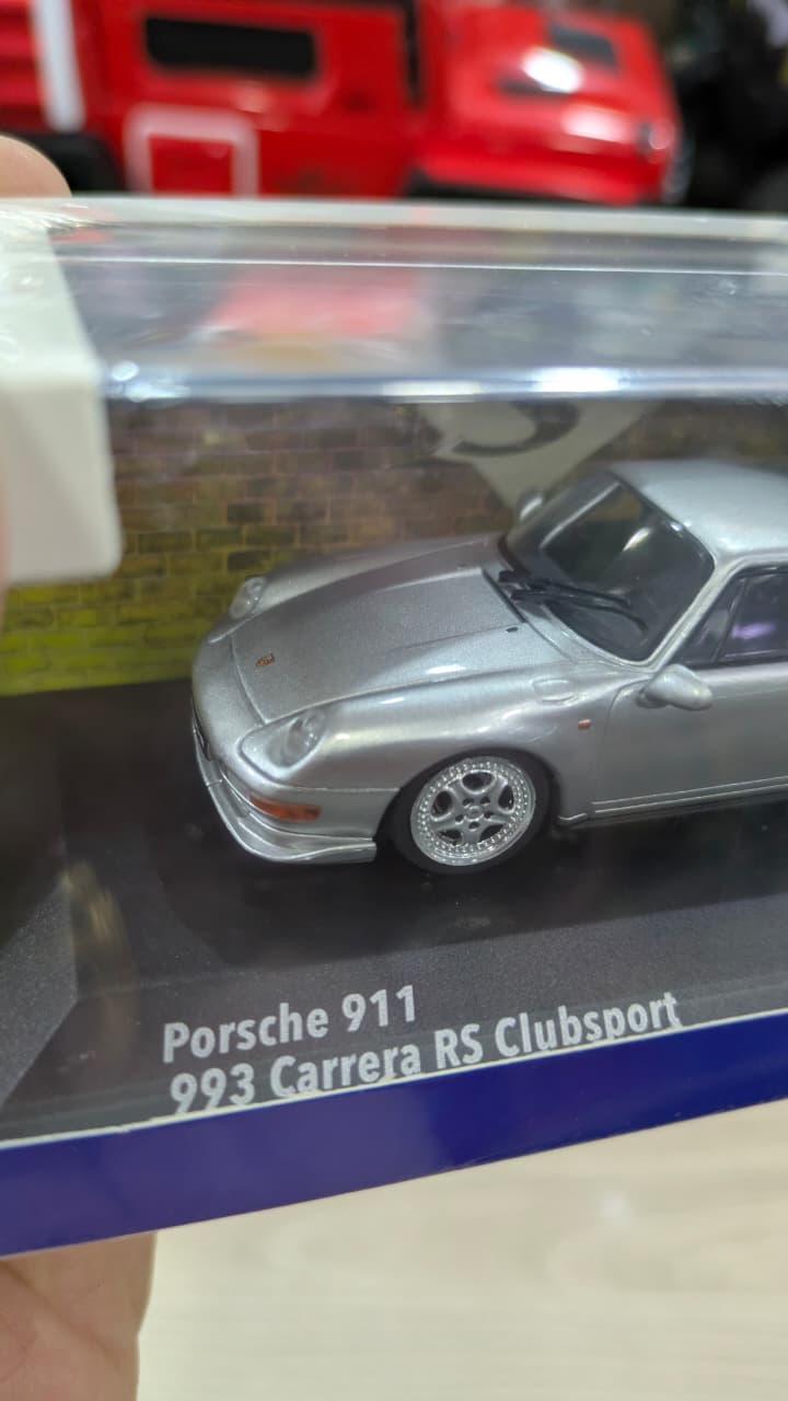 1:43 PORSCHE 993 CARRERA RS CLUBSPORT POLAR SILVER SOLIDO
