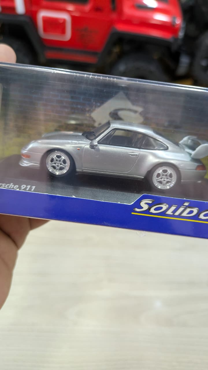 1:43 PORSCHE 993 CARRERA RS CLUBSPORT POLAR SILVER SOLIDO