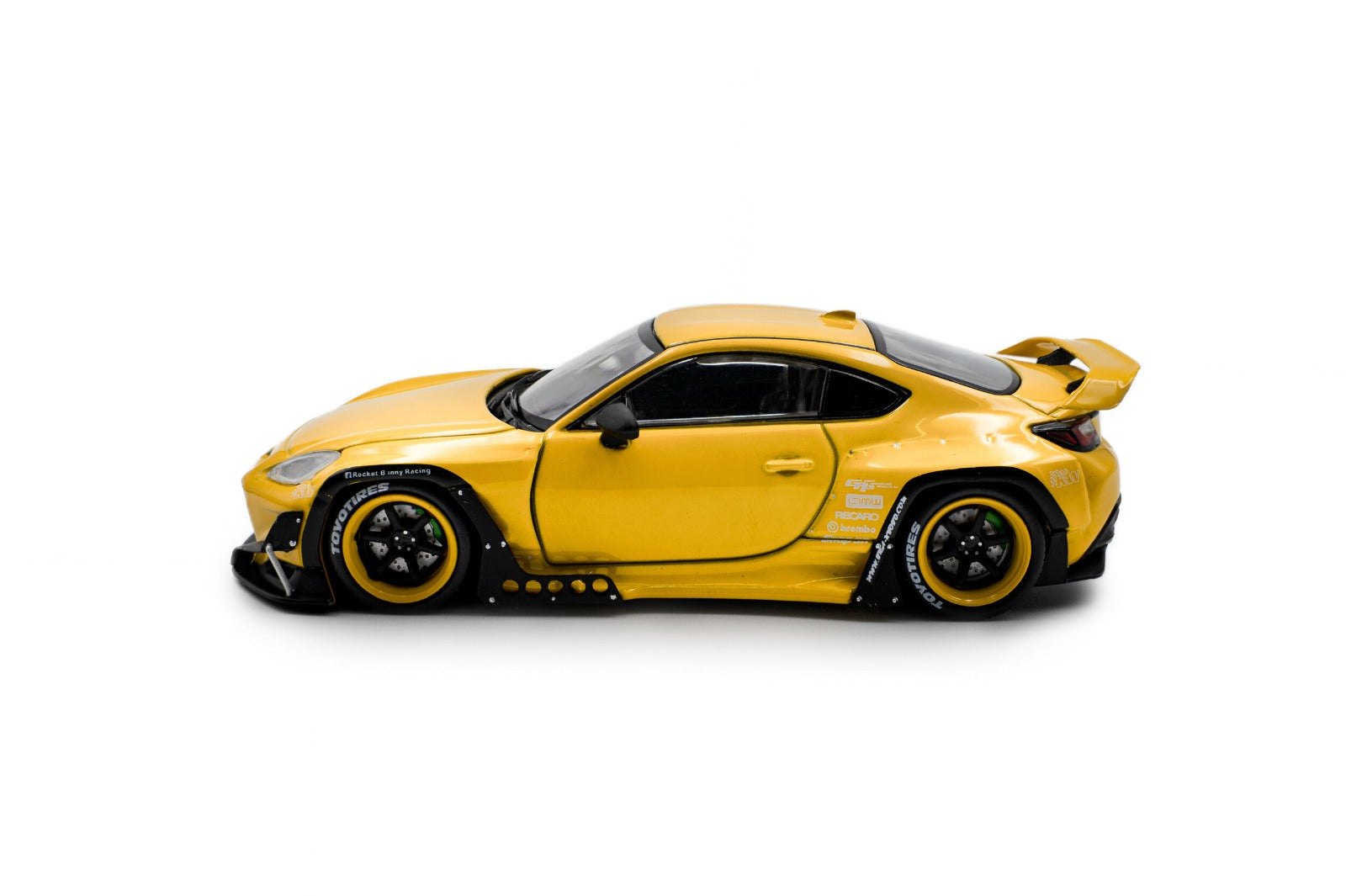 1:43 PANDEM TOYOTA GR86 2022 YELLOW SOLIDO
