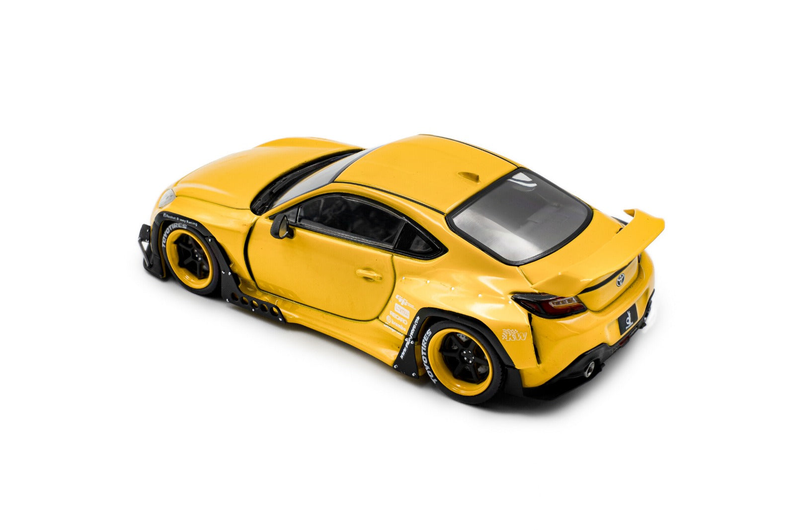 1:43 PANDEM TOYOTA GR86 2022 YELLOW SOLIDO