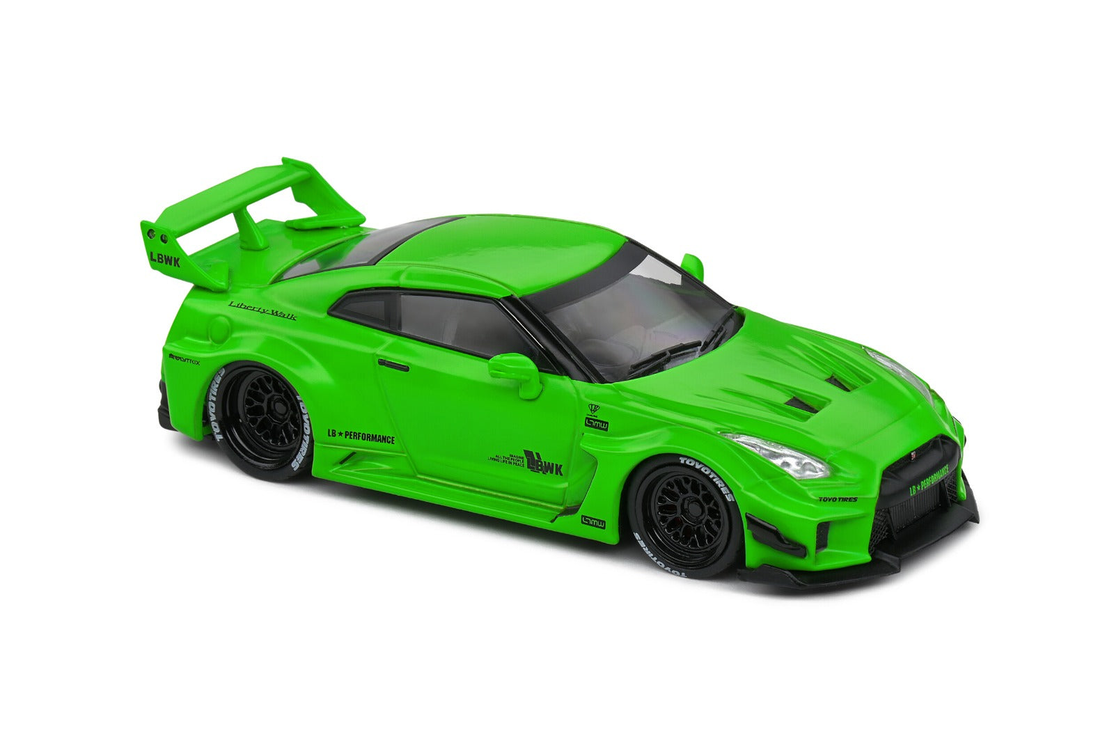 1:43 NISSAN GTR R35 LB WORK BODY KIT GREEN SOLIDO