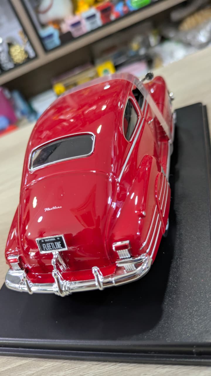 1:24 scale 1948 Chevrolet Fleetline Aerosedan red bburago Diecast