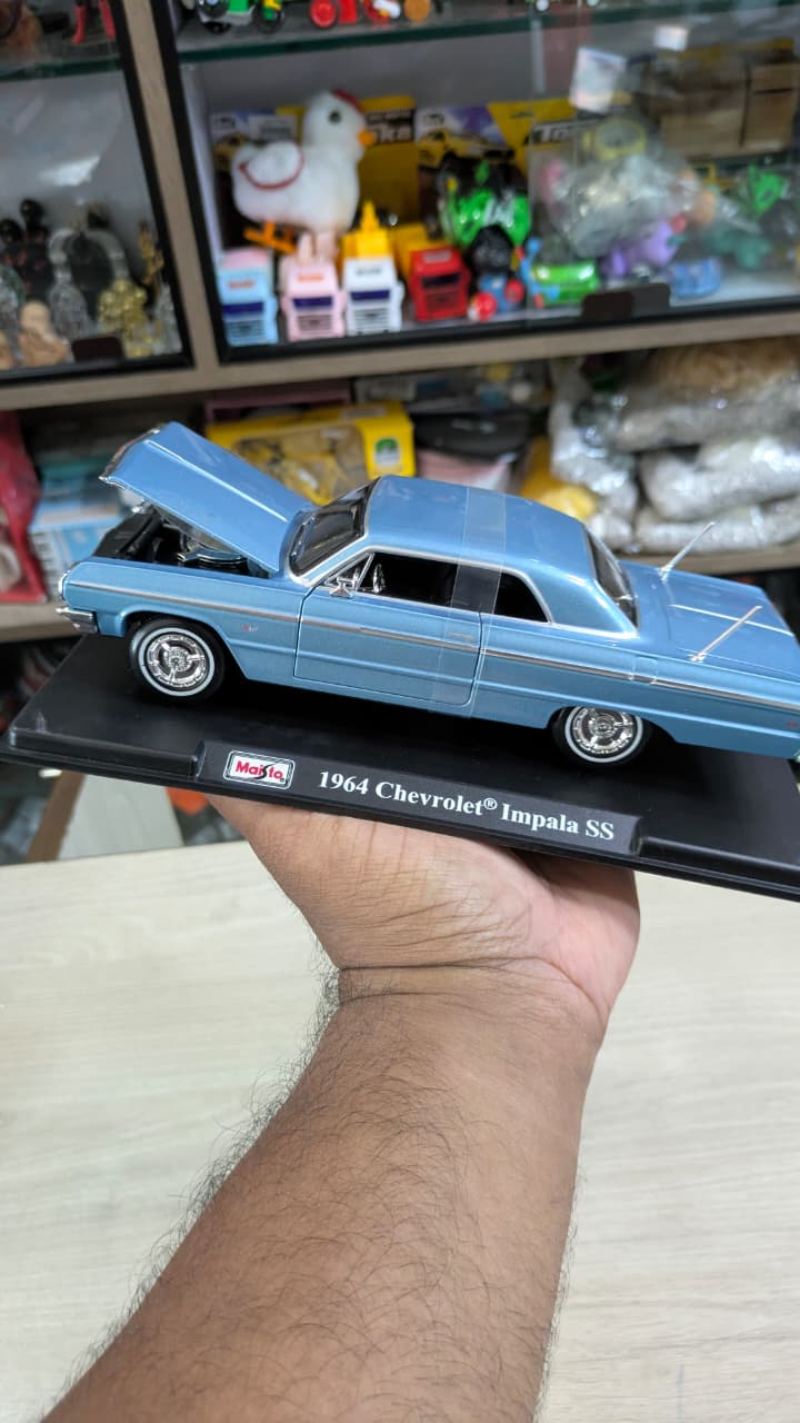 1:24 scale 1964 Chevrolet Impala SS bburago Diecast