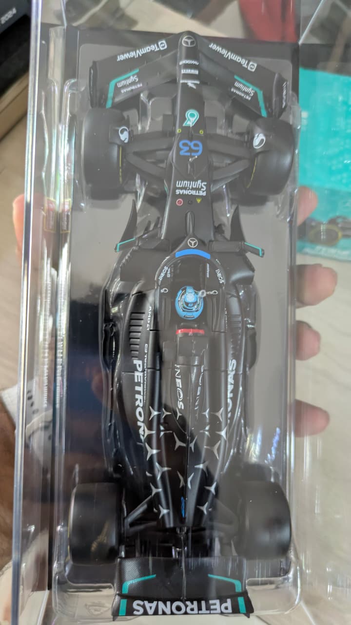 1:24 scale F1 MB AMG W14E Performance bburago collectable model(acrylic box packing)