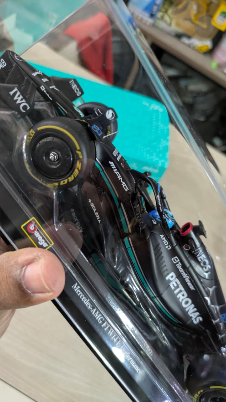 1:24 scale F1 MB AMG W14E Performance bburago collectable model(acrylic box packing)