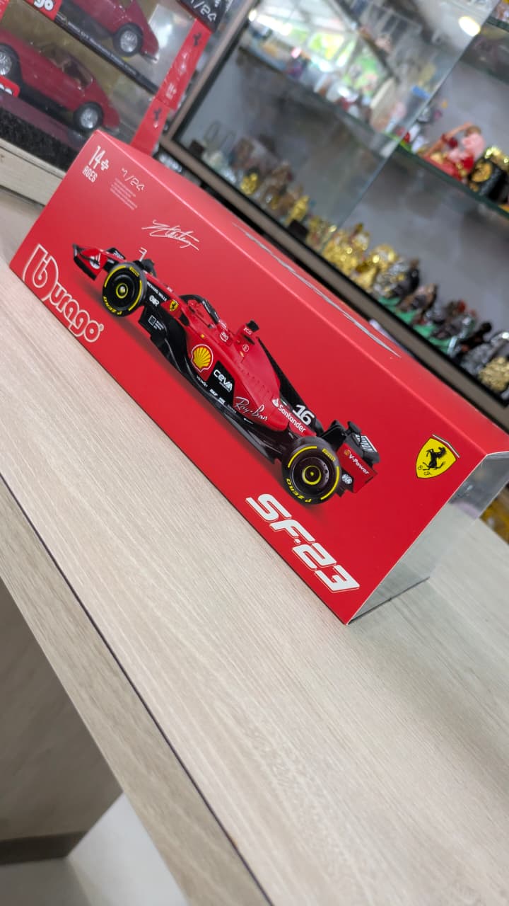 1:24 scale F1 Ferrari SF23 bburago licensed (with acrylic box packing)