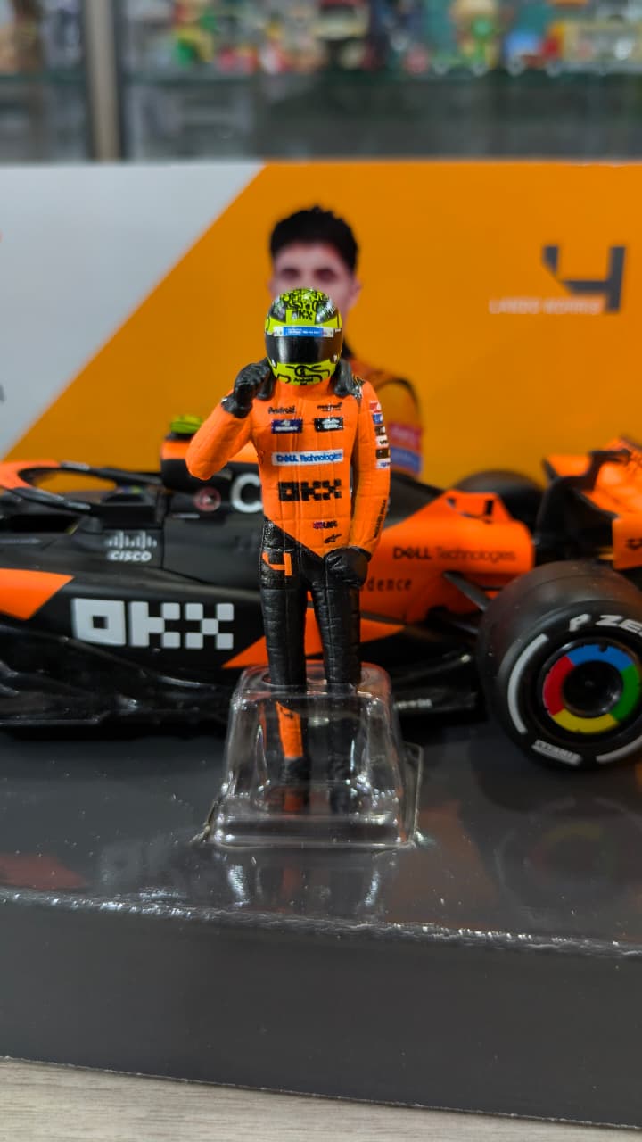 1:24 scale McLaren MCL38 with pilot bburago collectable model