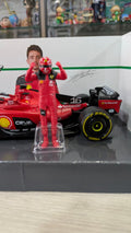1:24 scale Ferrari SF23 with pilot bburago collectable model