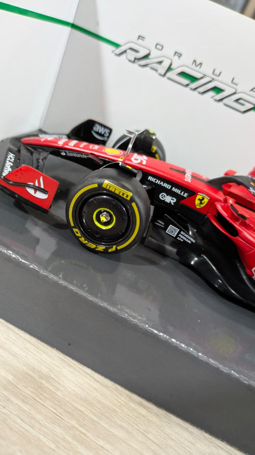 1:24 scale Ferrari SF23 with pilot bburago collectable model
