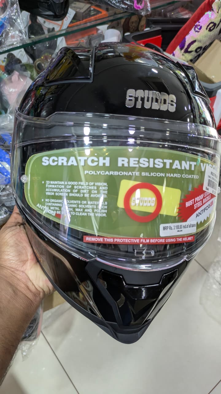 Studds Helios Full Face glossy Black Helmet