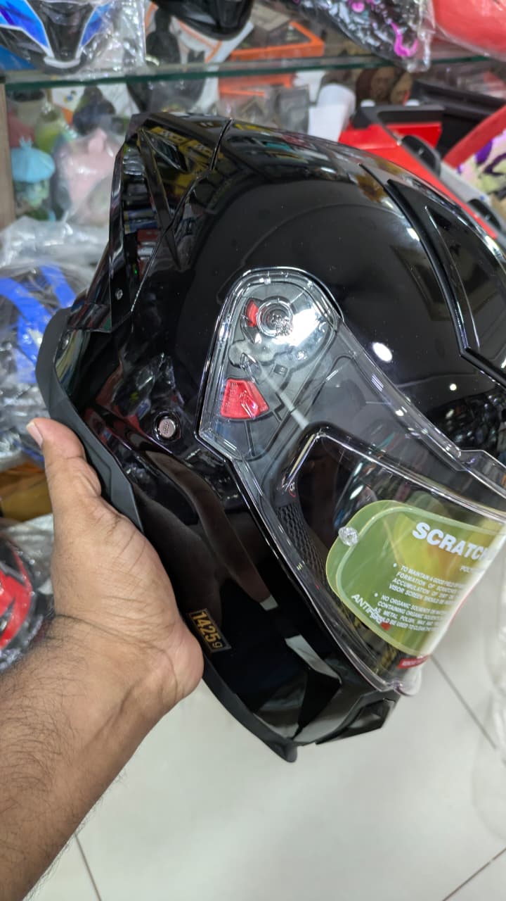 Studds Helios Full Face glossy Black Helmet