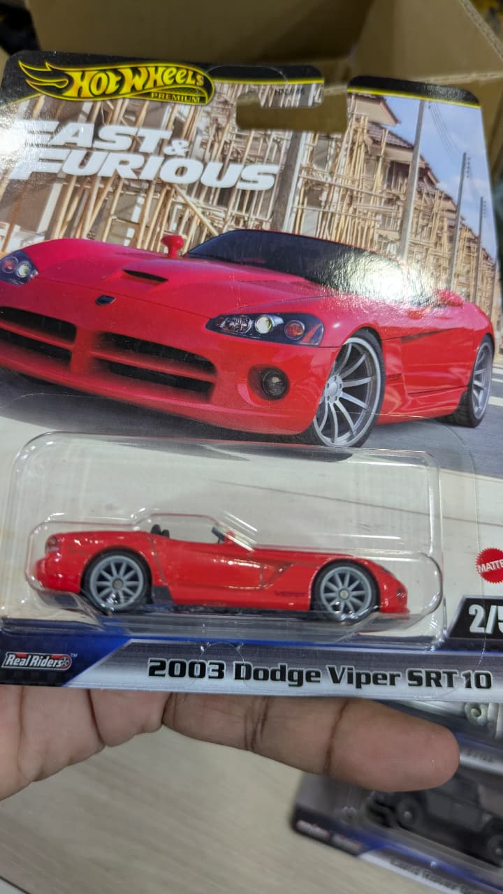 Hotwheels premium imported 2003 Dodge viper srt