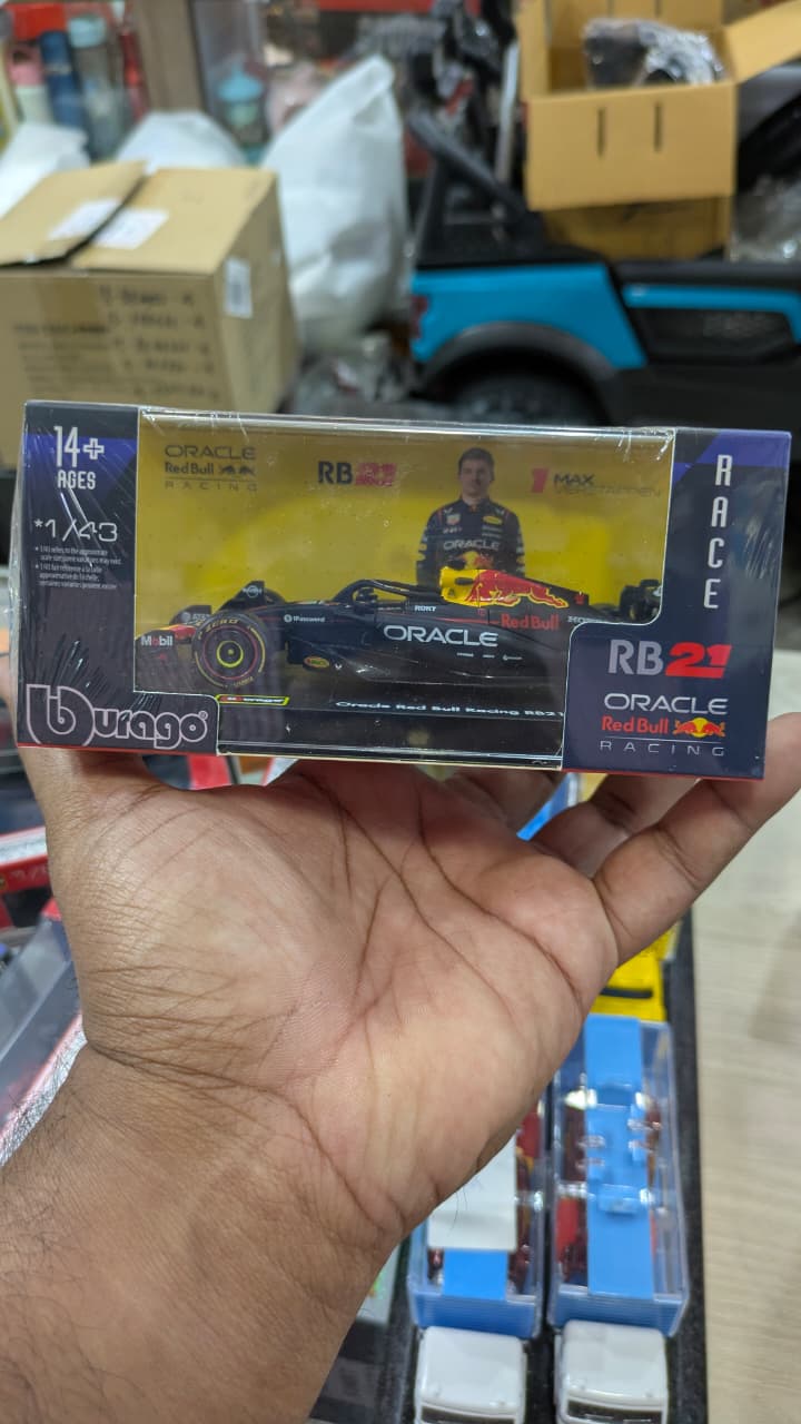 1:43 bburago F1 Oracle RedbullRacing RB21 (with acrylic box )