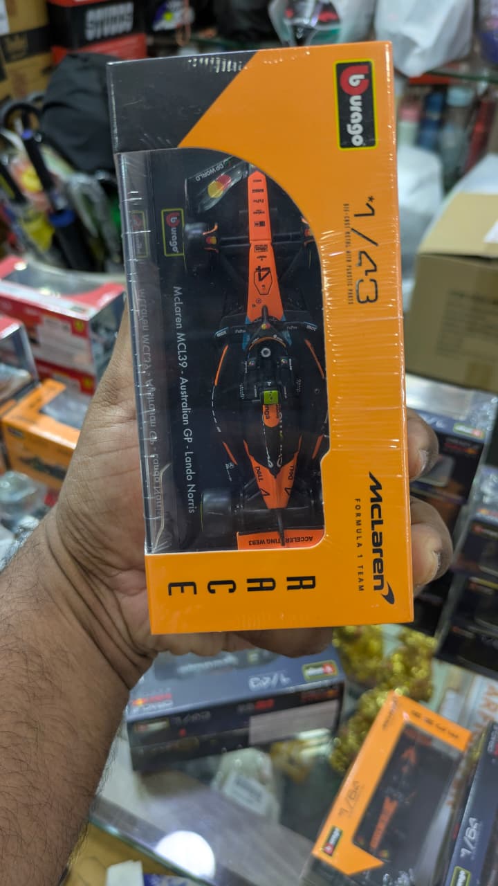 1:43 bburago F1 McLaren MCL39-Australian GP- Lando Norris ( acrylic box packing)
