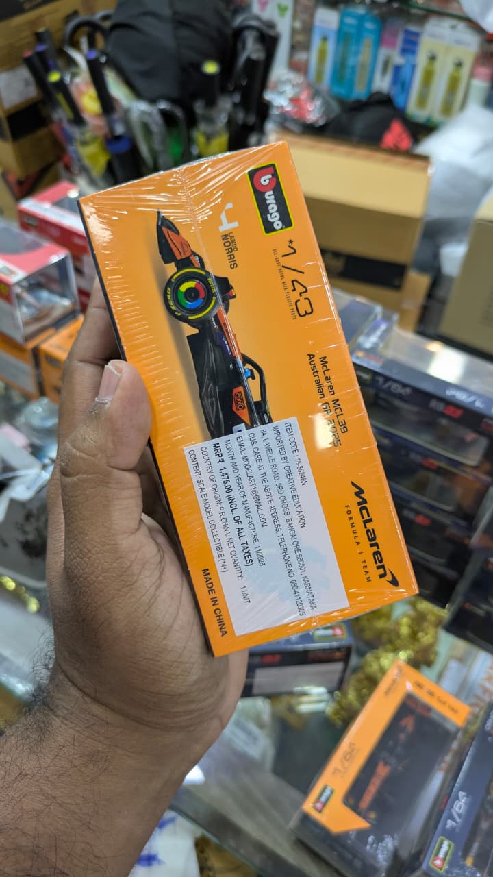 1:43 bburago F1 McLaren MCL39-Australian GP- Lando Norris ( acrylic box packing)