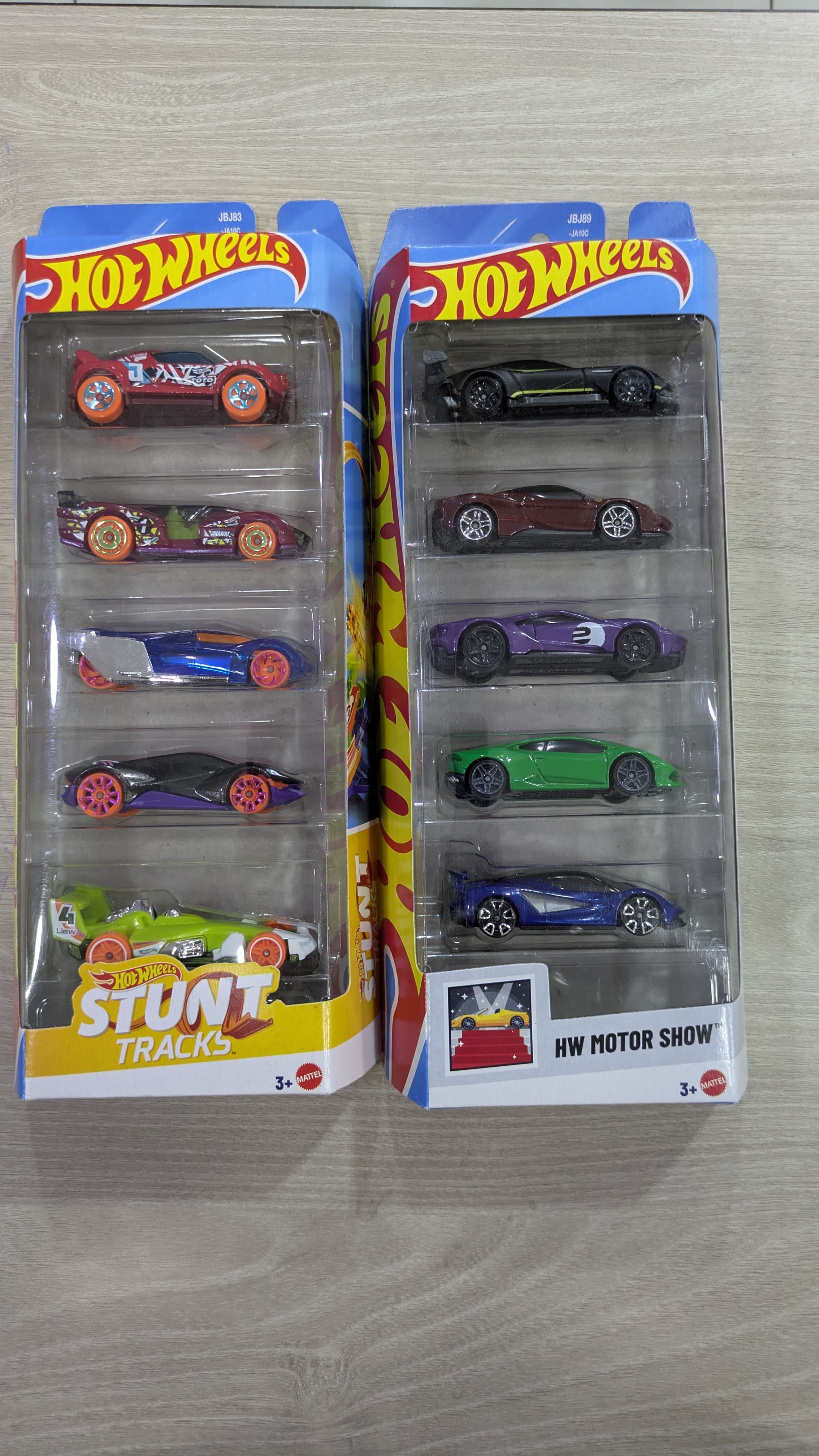 Hotwheels 5 pcs pack stunt tracks and hw motor show set