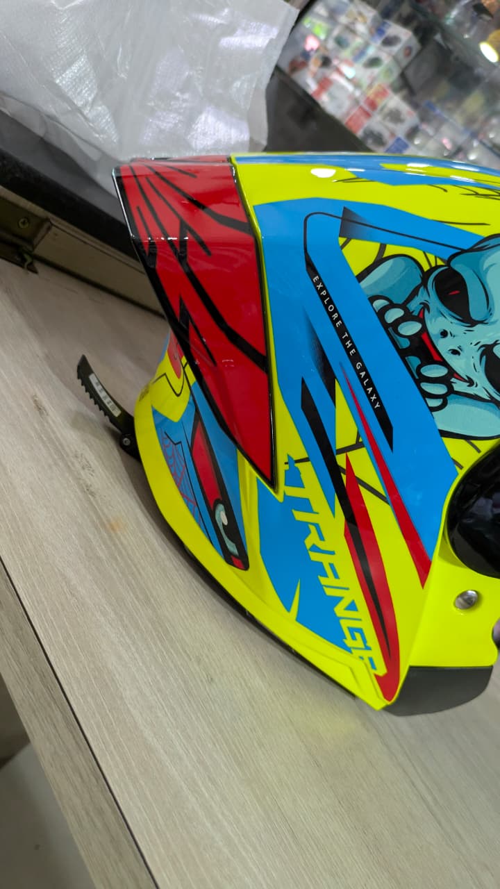 Steelbird sba20 stranger helmet)free extra smoke visor)