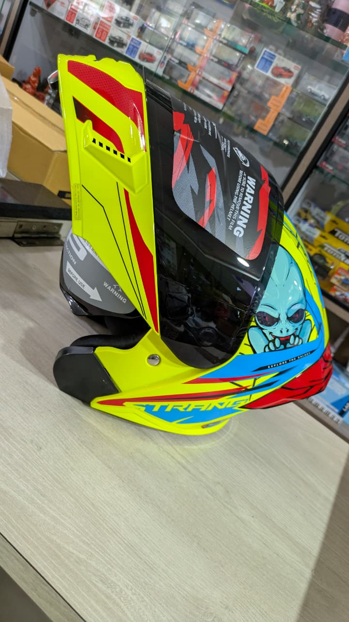 Steelbird sba20 stranger helmet)free extra smoke visor)