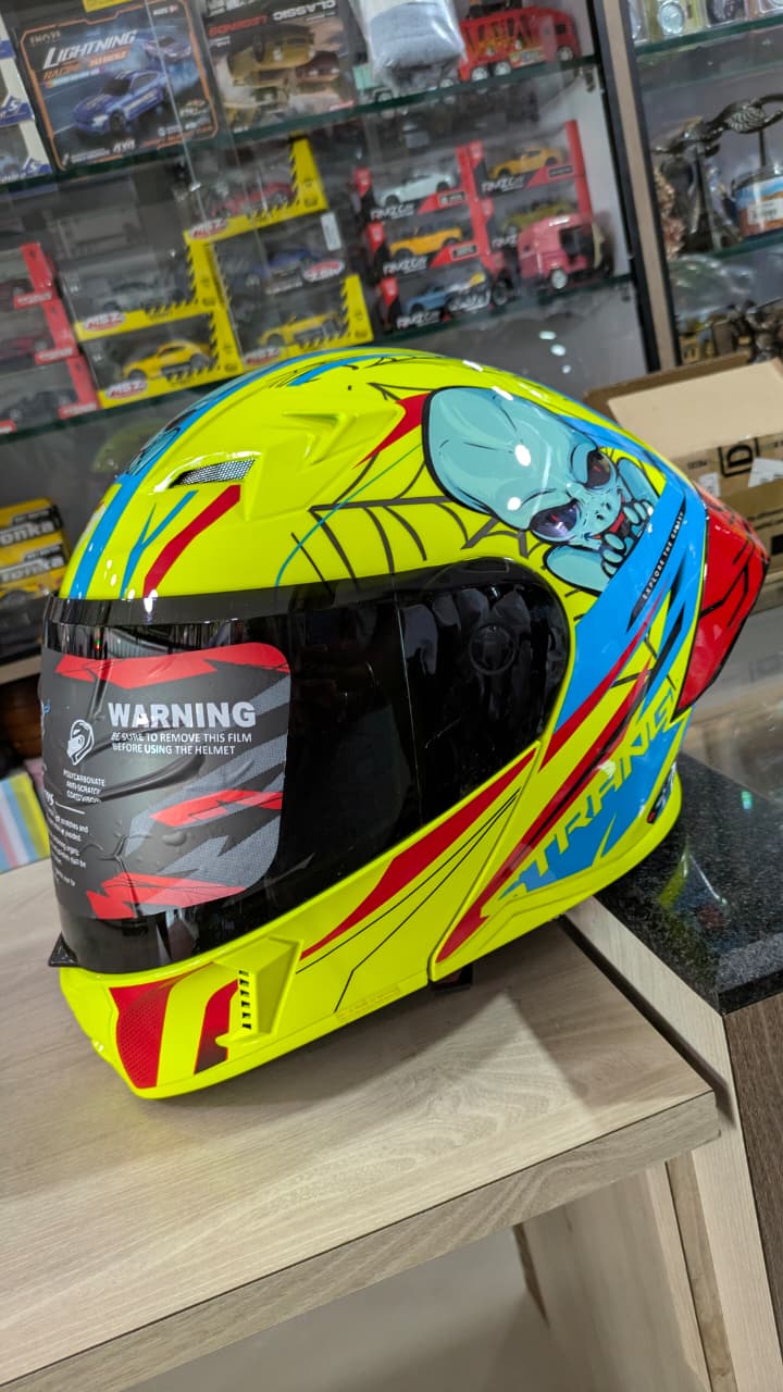 Steelbird sba20 stranger helmet)free extra smoke visor)