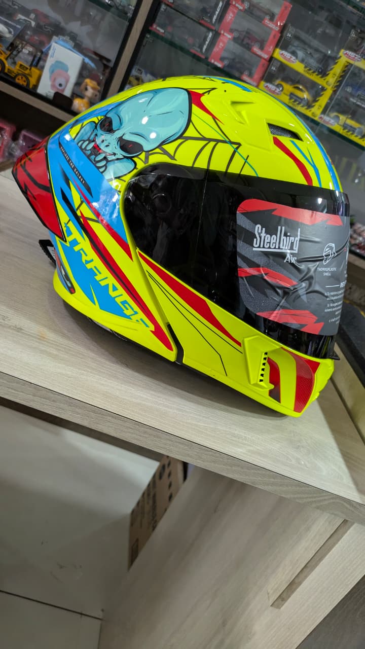 Steelbird sba20 stranger helmet)free extra smoke visor)