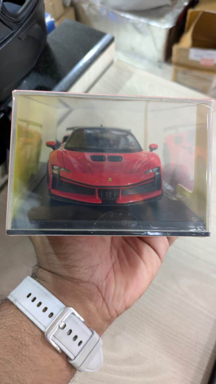 1:24 bburago Ferrari SF90 xx stradale (acrylic box packing)