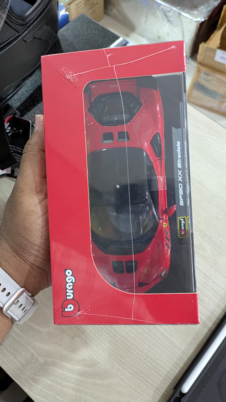 1:24 bburago Ferrari SF90 xx stradale (acrylic box packing)