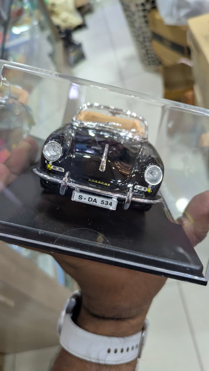 1:24 bburago Porsche 356B cabriolet (1961) Diecast car (acrylic box packing)