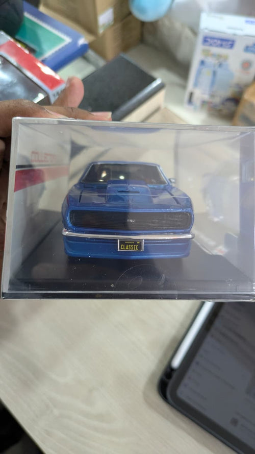1:24 Maisto 1968 Chevrolet camaro Z/28 Diecast (acrylic box packing)