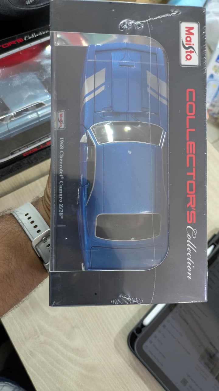 1:24 Maisto 1968 Chevrolet camaro Z/28 Diecast (acrylic box packing)