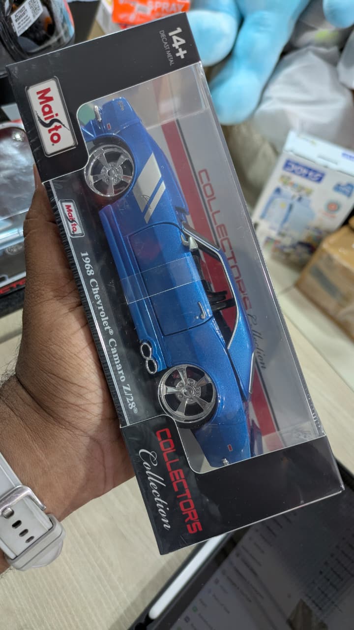 1:24 Maisto 1968 Chevrolet camaro Z/28 Diecast (acrylic box packing)
