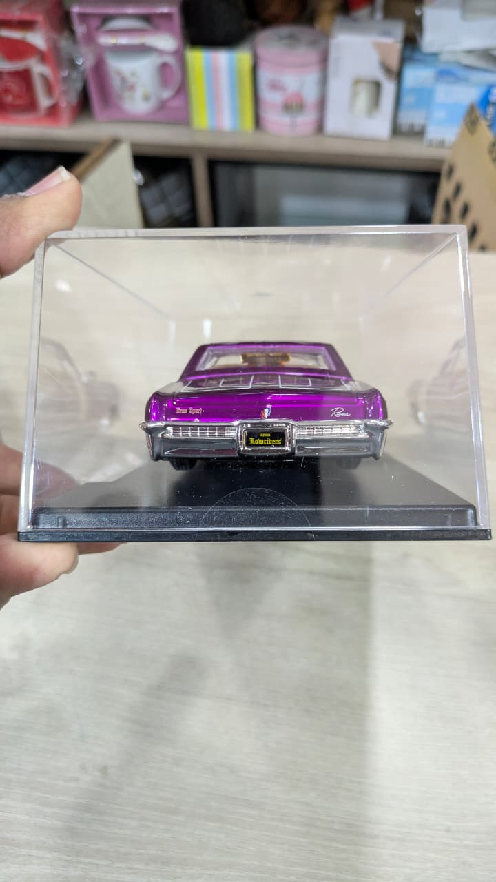 1:24 Maisto 1965 Buick RIVIERA Diecast car (acrylic box packing)